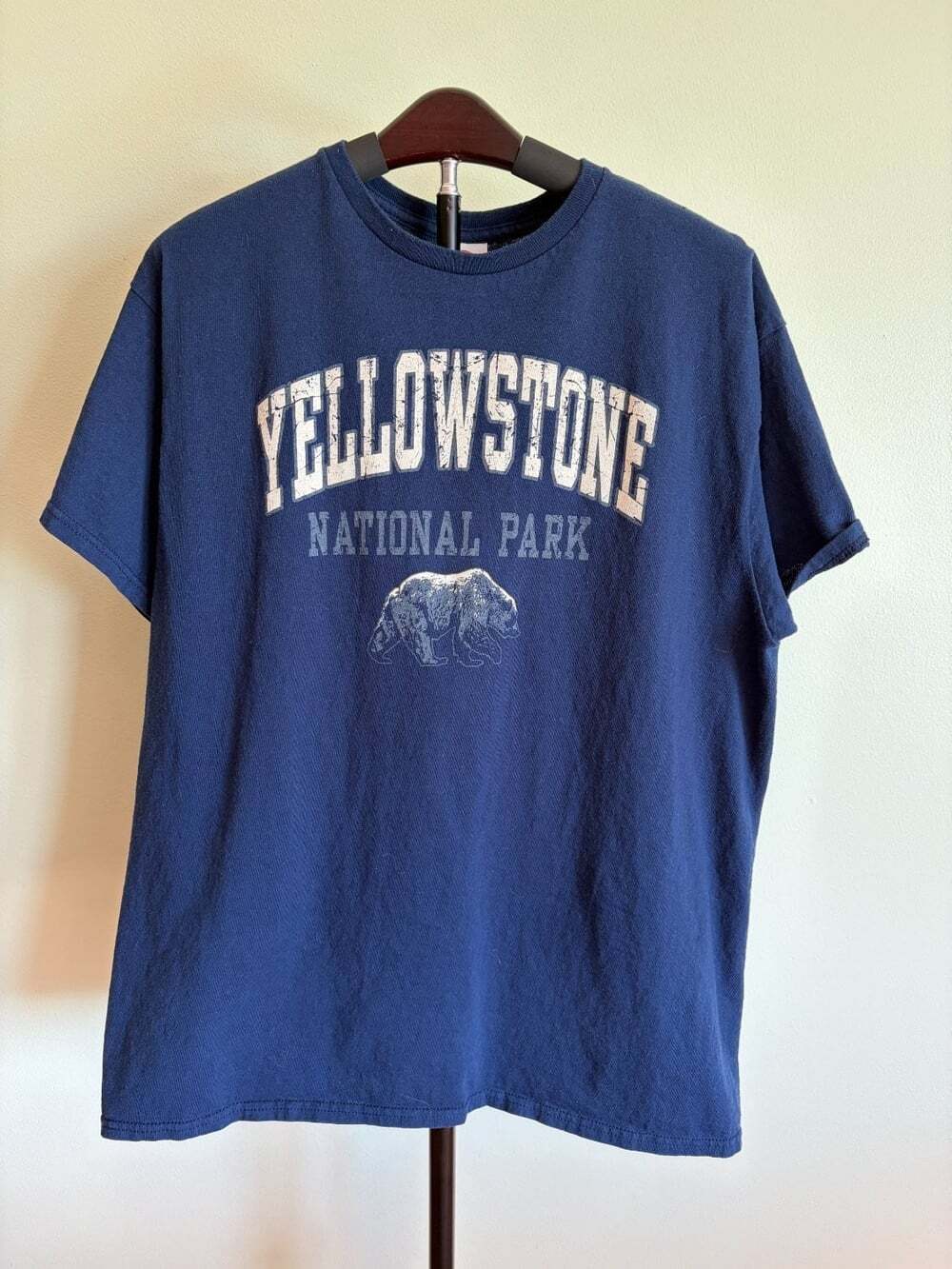Yellowstone National Park Bear Graphic T-Shirt Adult Mens Size L Blue Delta